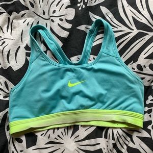Nike pro sports bra